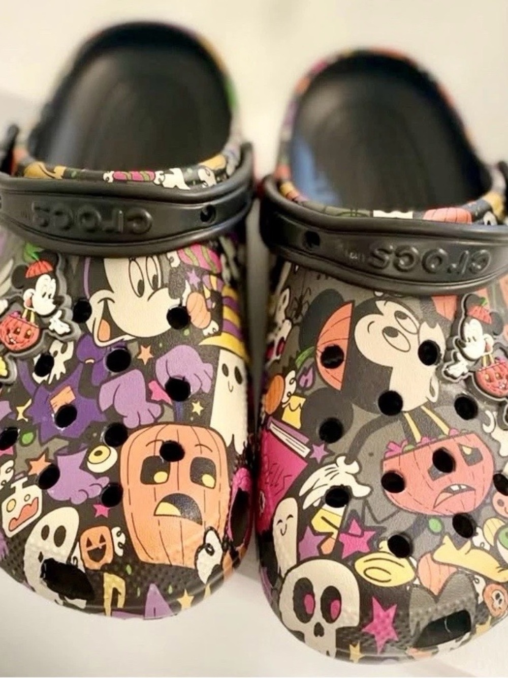 Disney Parks MICKEY & MINNIE Halloween ADULT CROCS M6/W8 Halloween 2022